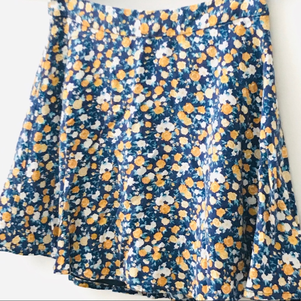 Forever 21 summer mini-skirt back zipper